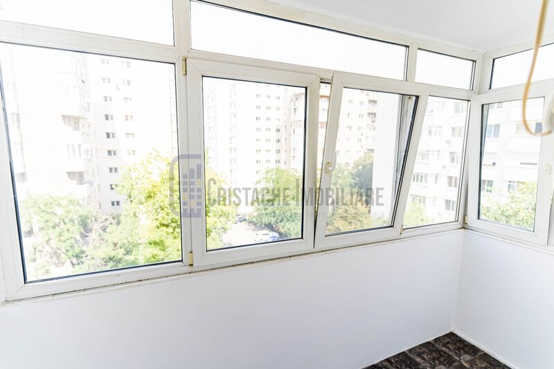 Delfinului, Pantelimon, apartament 2 camere, decomandat, et. 5.