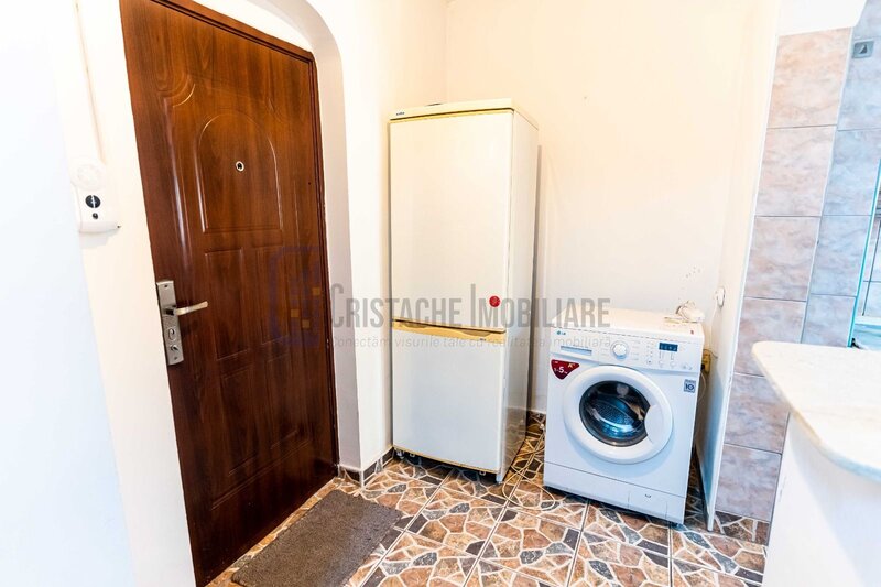 Delfinului, Pantelimon, apartament 2 camere, decomandat, et. 5.